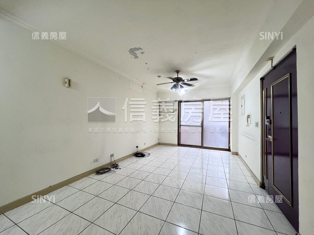 鴻旗名邸三房平面車位房屋室內格局與周邊環境