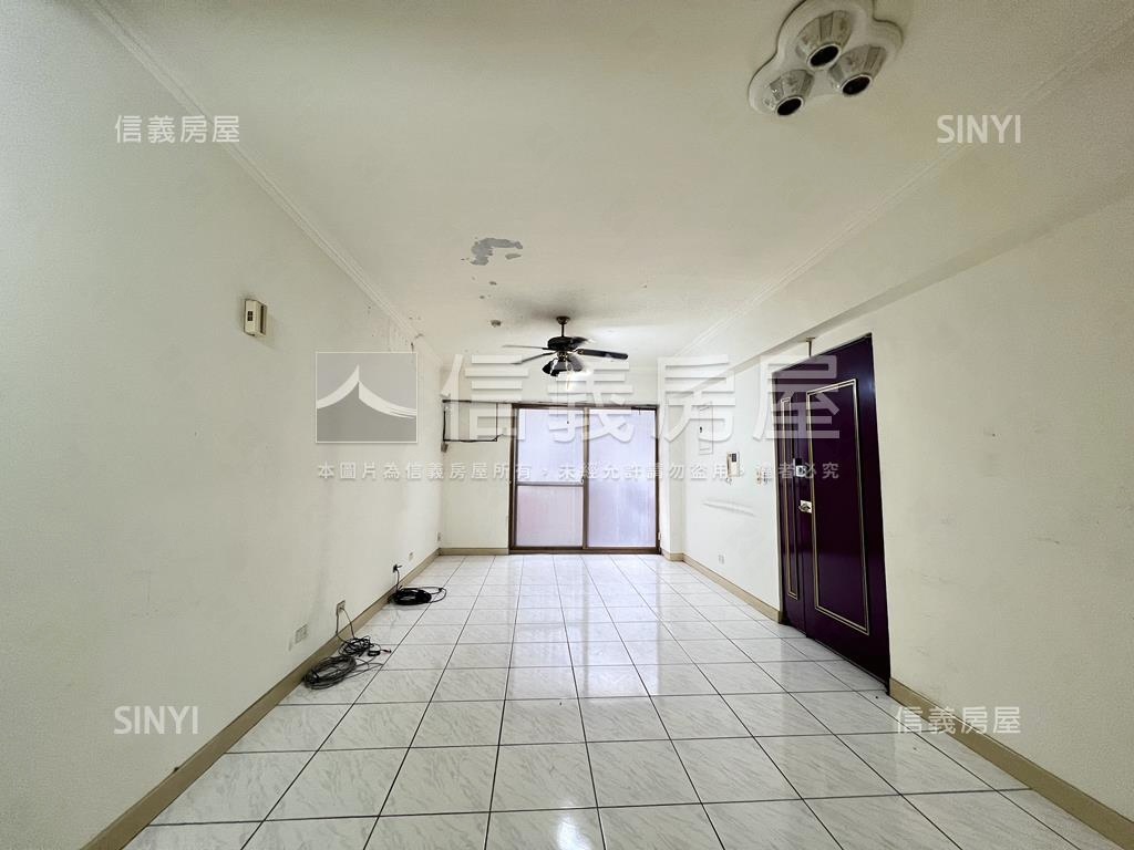 鴻旗名邸三房平面車位房屋室內格局與周邊環境