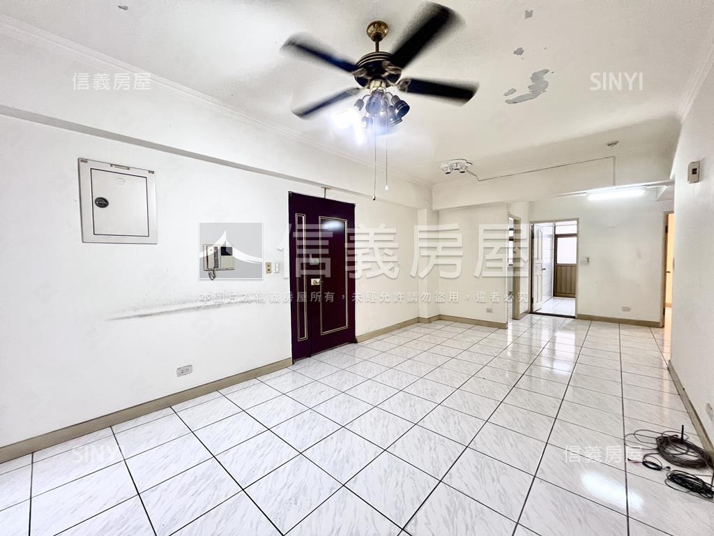 鴻旗名邸三房平面車位房屋室內格局與周邊環境