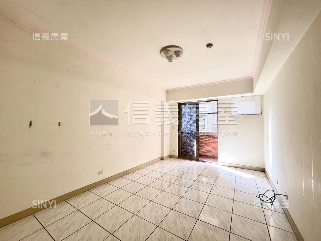 鴻旗名邸三房平面車位房屋室內格局與周邊環境