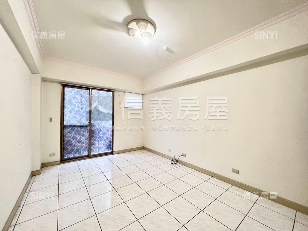 鴻旗名邸三房平面車位房屋室內格局與周邊環境