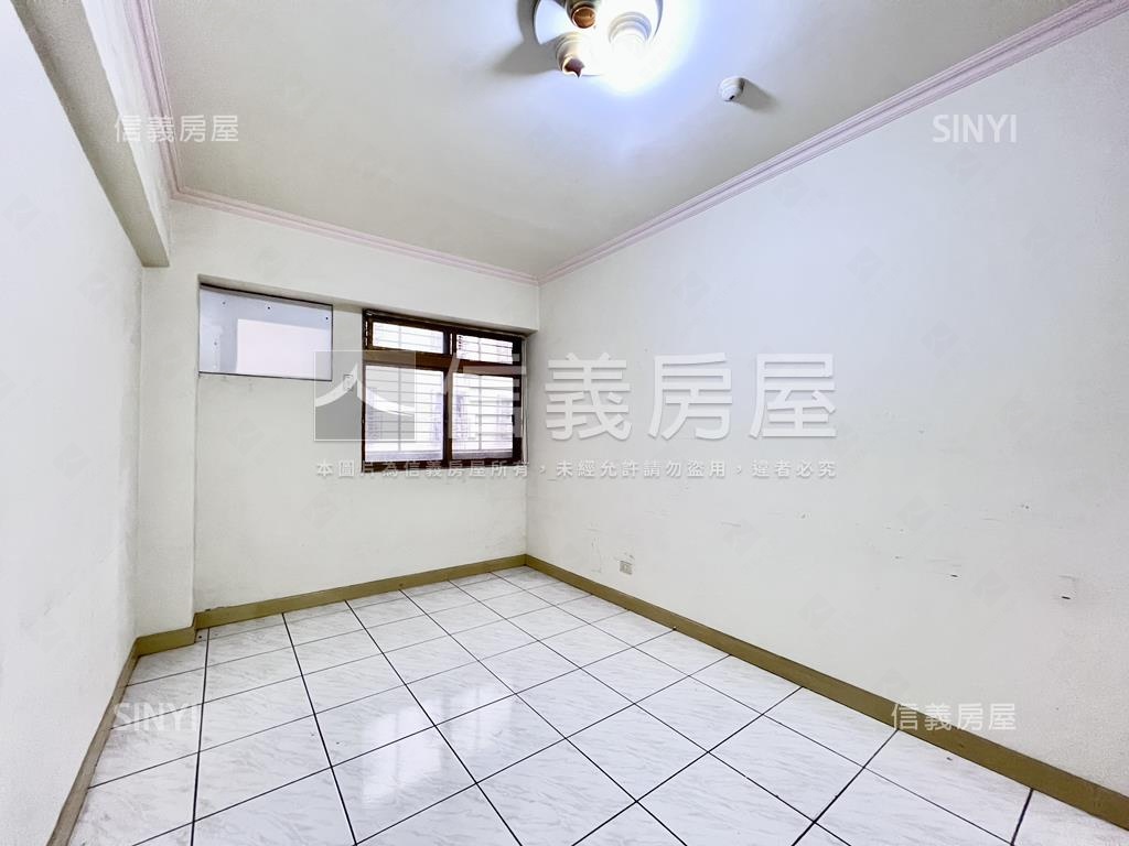 鴻旗名邸三房平面車位房屋室內格局與周邊環境