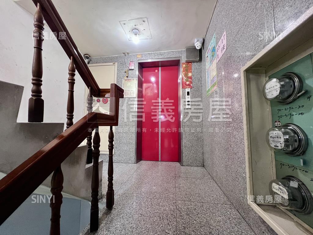 鴻旗名邸三房平面車位房屋室內格局與周邊環境