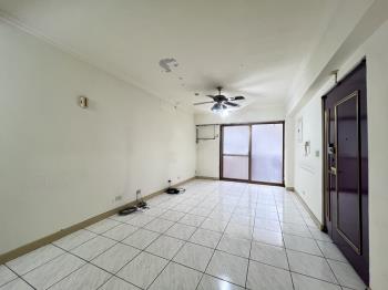 鴻旗名邸三房平面車位