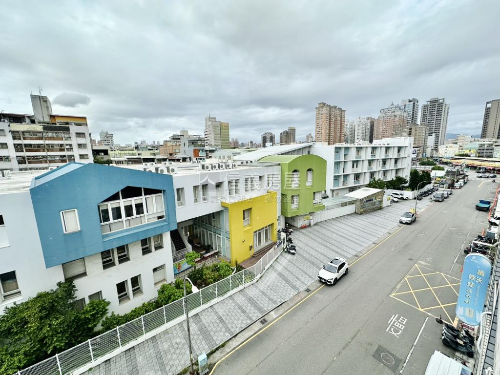 正北平路金光閃閃金透店房屋室內格局與周邊環境