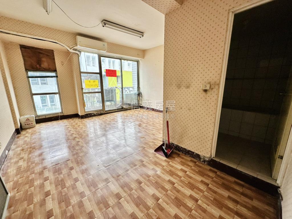 正北平路金光閃閃金透店房屋室內格局與周邊環境