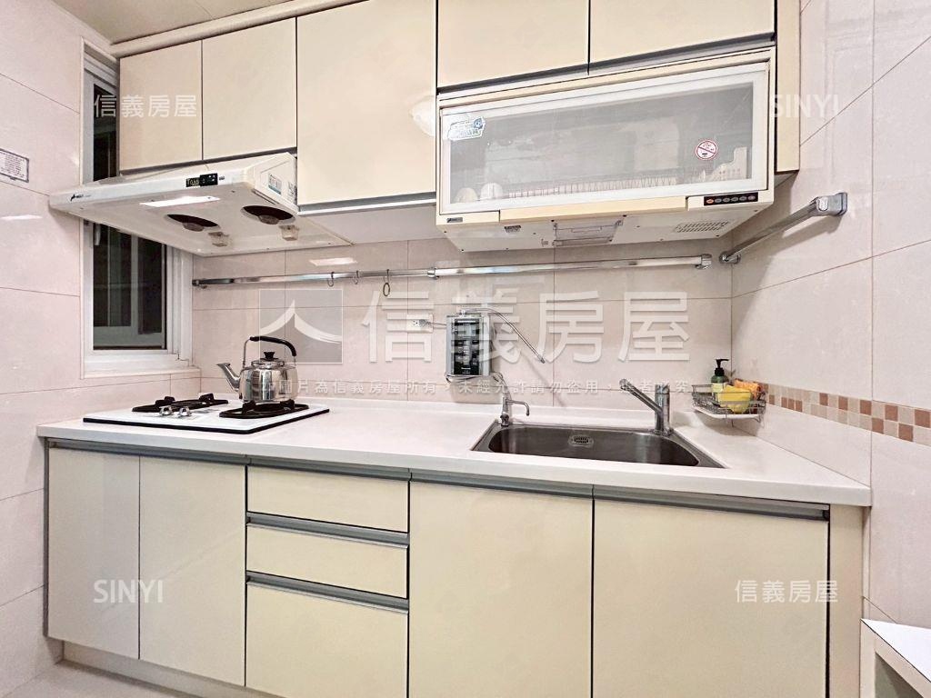 溫馨採光‧翡翠二房車位房屋室內格局與周邊環境