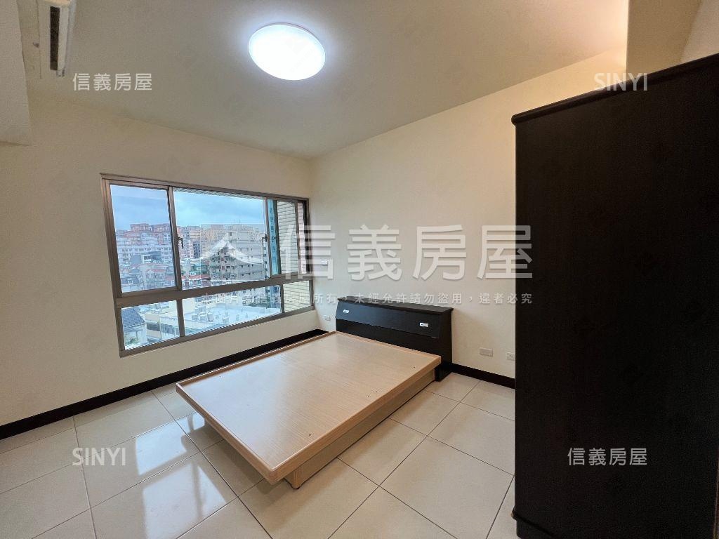 龍安清庭三房車位房屋室內格局與周邊環境