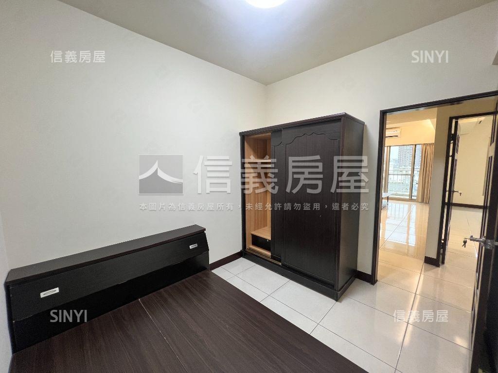 龍安清庭三房車位房屋室內格局與周邊環境