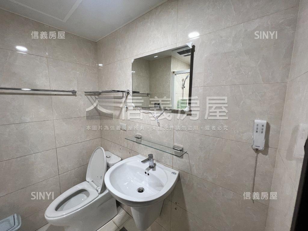 龍安清庭三房車位房屋室內格局與周邊環境