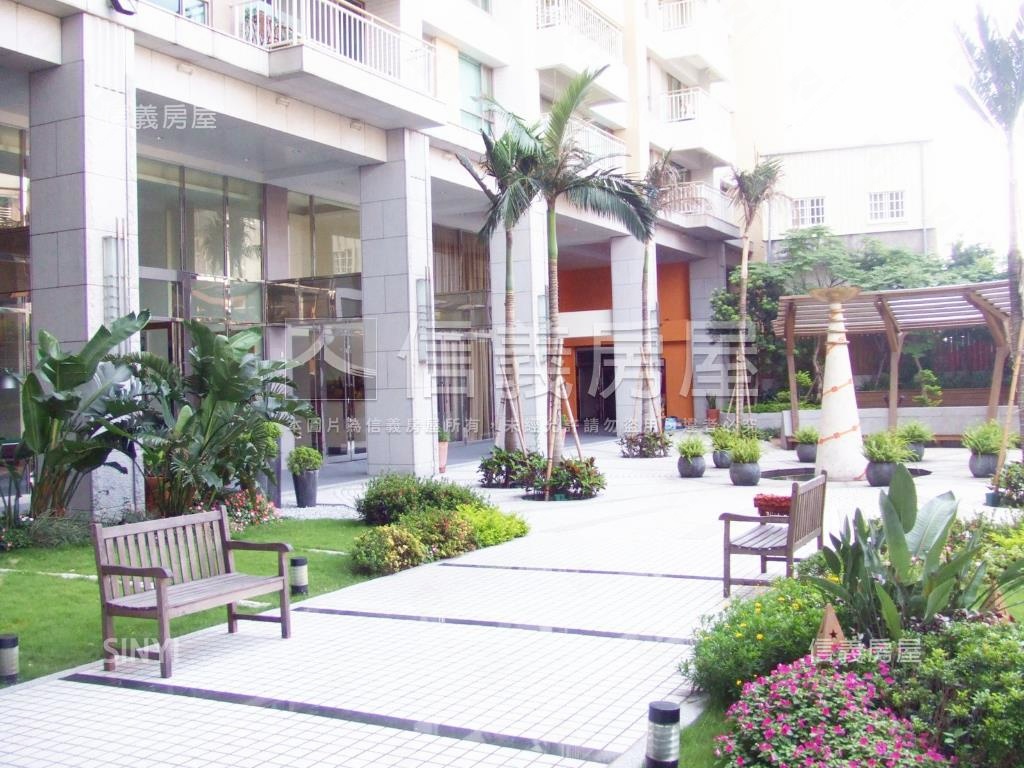 龍安清庭三房車位房屋室內格局與周邊環境