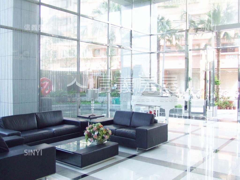 龍安清庭三房車位房屋室內格局與周邊環境