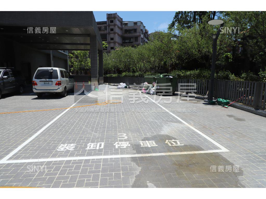 永寧捷運旁２戶雙併新店面房屋室內格局與周邊環境