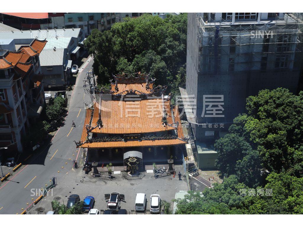 永寧捷運旁２戶雙併新店面房屋室內格局與周邊環境