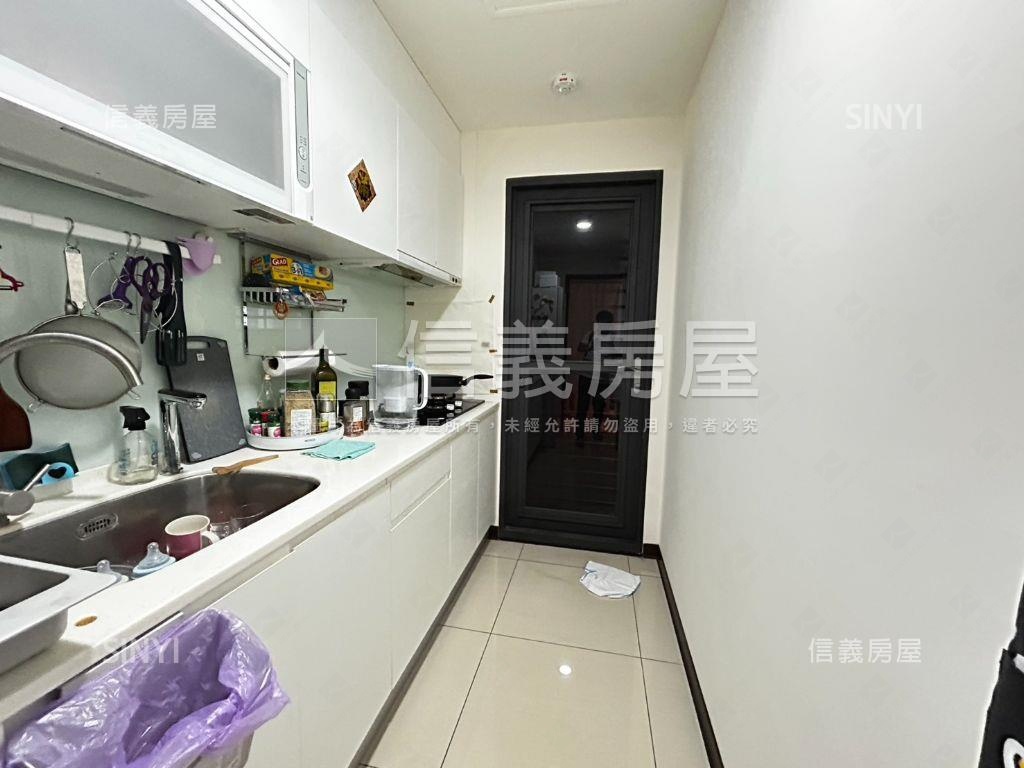 專任｜高樓層三房雙車位房屋室內格局與周邊環境