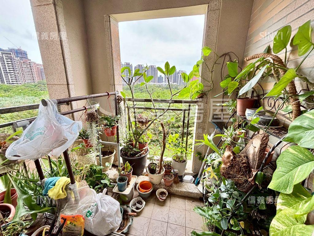 名軒面保護區露臺四房車位房屋室內格局與周邊環境