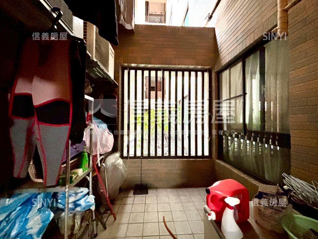 名軒面保護區露臺四房車位房屋室內格局與周邊環境