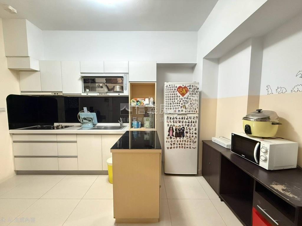 輕屋齡｜溫馨｜兩房平車房屋室內格局與周邊環境