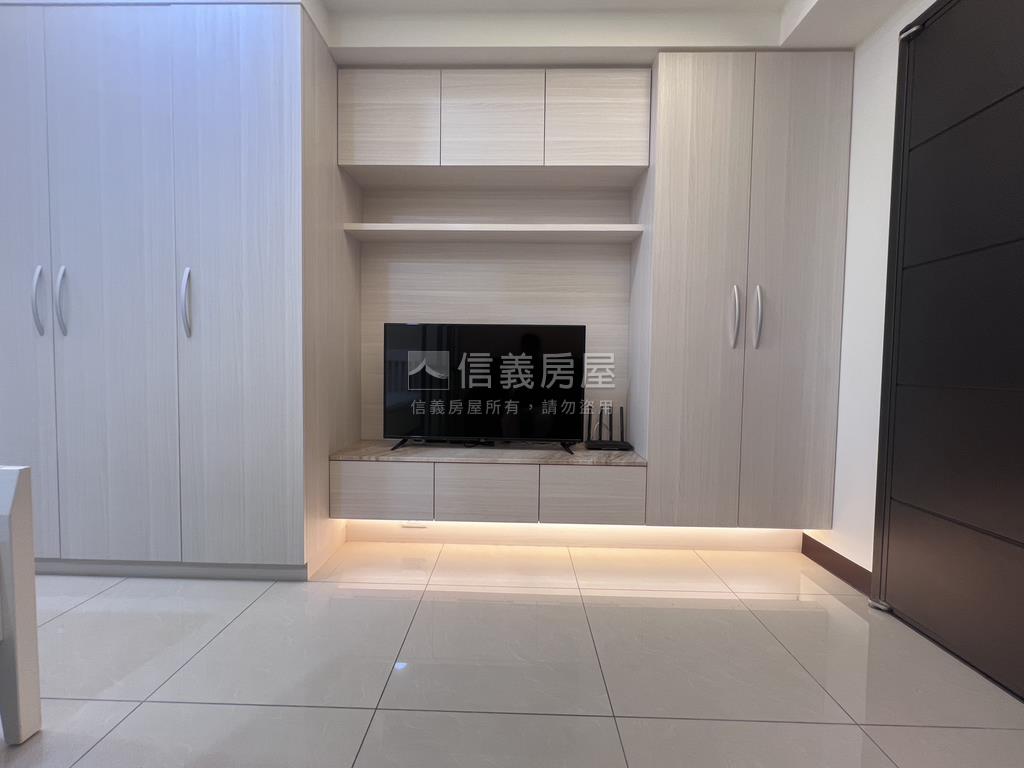 Ａ１８小資美屋配平面車位房屋室內格局與周邊環境