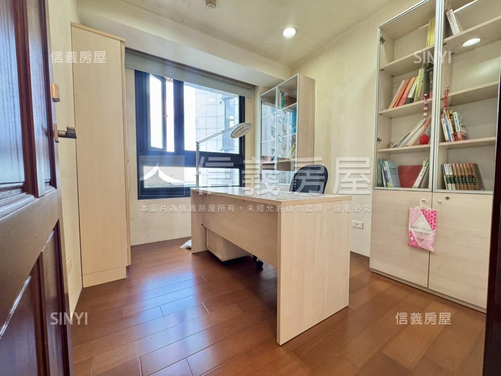 市府捷運景觀三房房屋室內格局與周邊環境