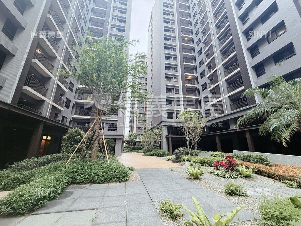 嶄新未住三房平面車位房屋室內格局與周邊環境