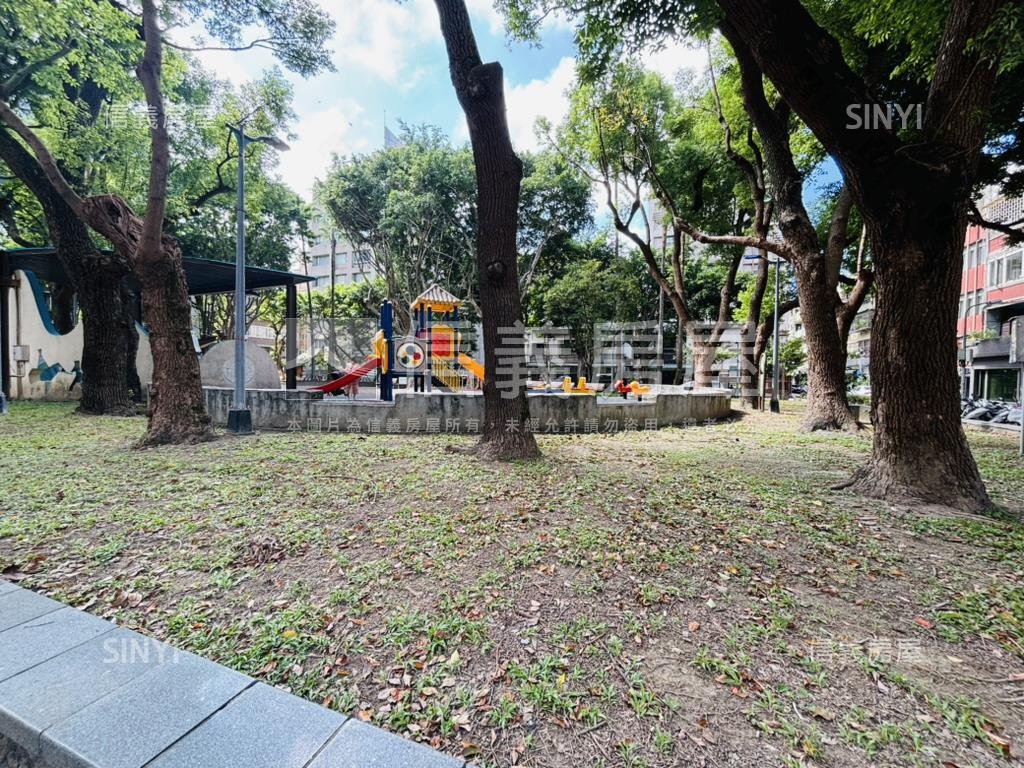 下樓即是公園方正大空間房屋室內格局與周邊環境