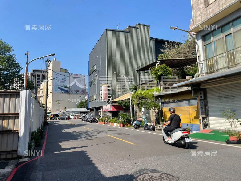 北門峰閣３房車位房屋室內格局與周邊環境