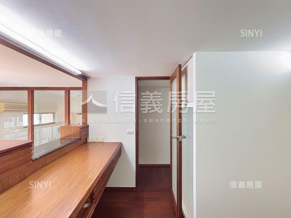 伊吉邦。設計師的家附車位房屋室內格局與周邊環境