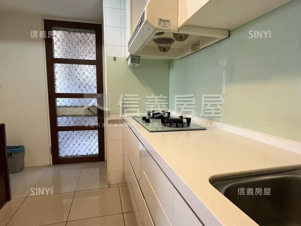 郡將大智然次頂樓平車美屋房屋室內格局與周邊環境