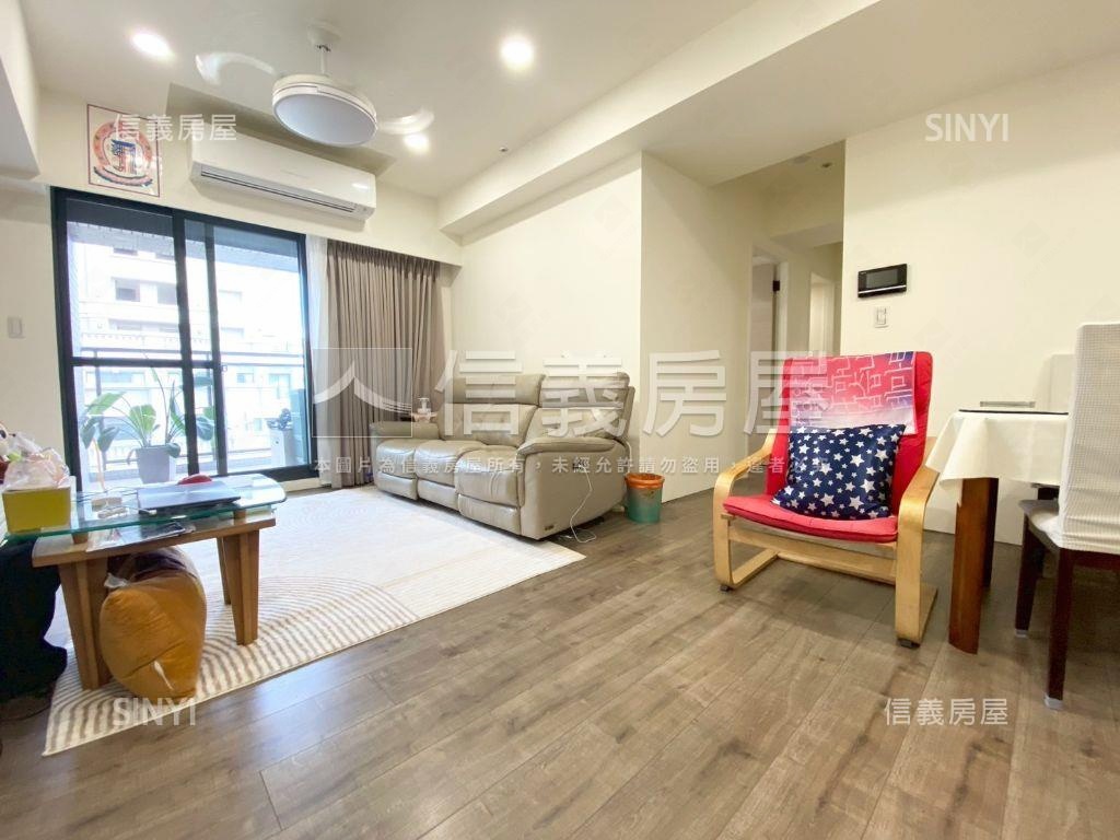 十月蜂收溫馨三房房屋室內格局與周邊環境