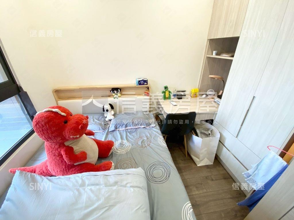 十月蜂收溫馨三房房屋室內格局與周邊環境