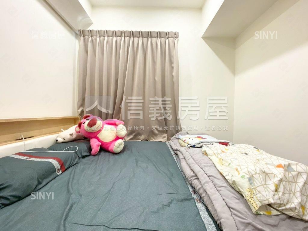 十月蜂收溫馨三房房屋室內格局與周邊環境