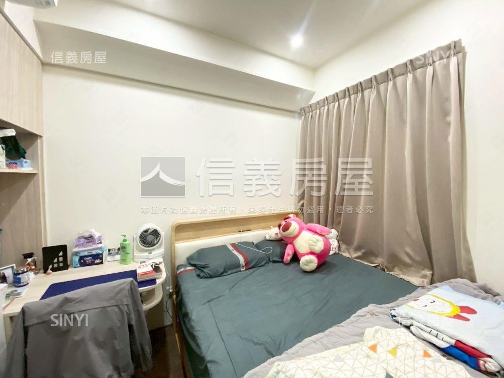 十月蜂收溫馨三房房屋室內格局與周邊環境