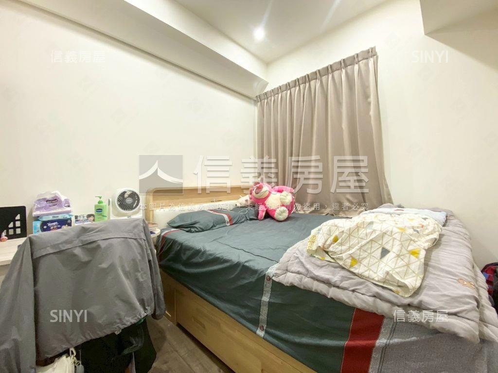 十月蜂收溫馨三房房屋室內格局與周邊環境