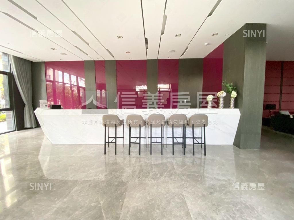 十月蜂收溫馨三房房屋室內格局與周邊環境