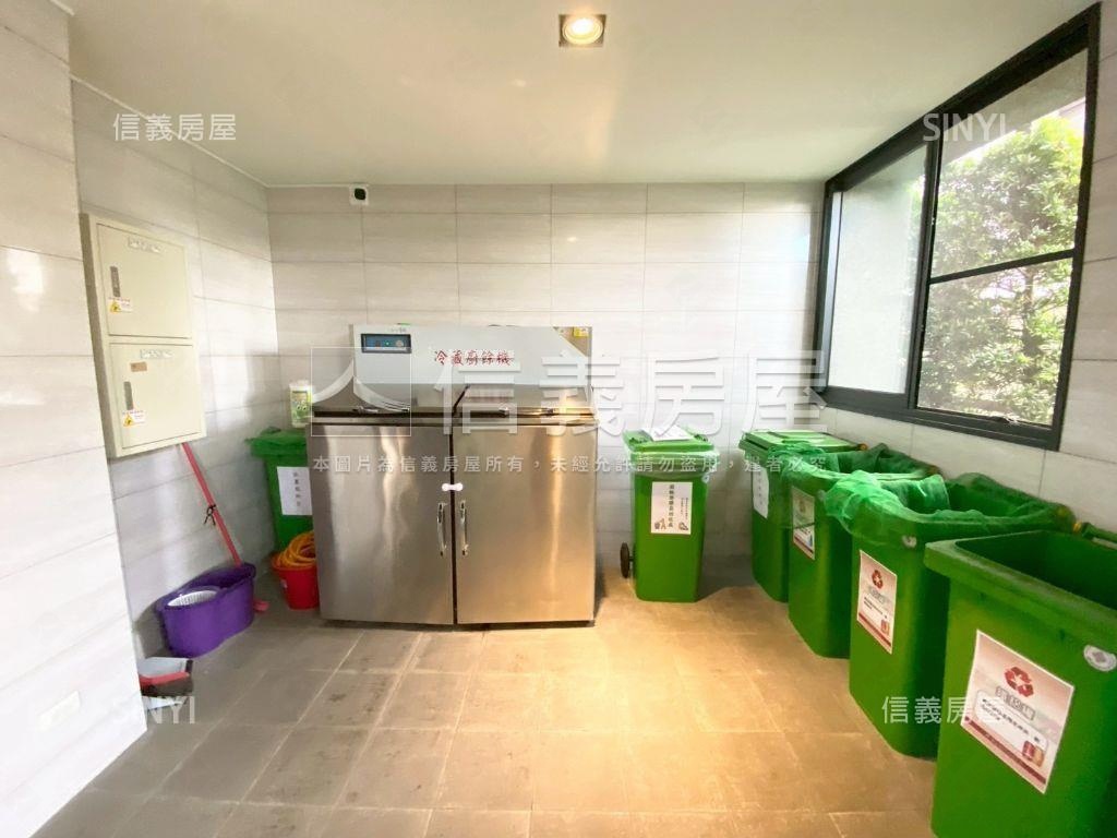 十月蜂收溫馨三房房屋室內格局與周邊環境