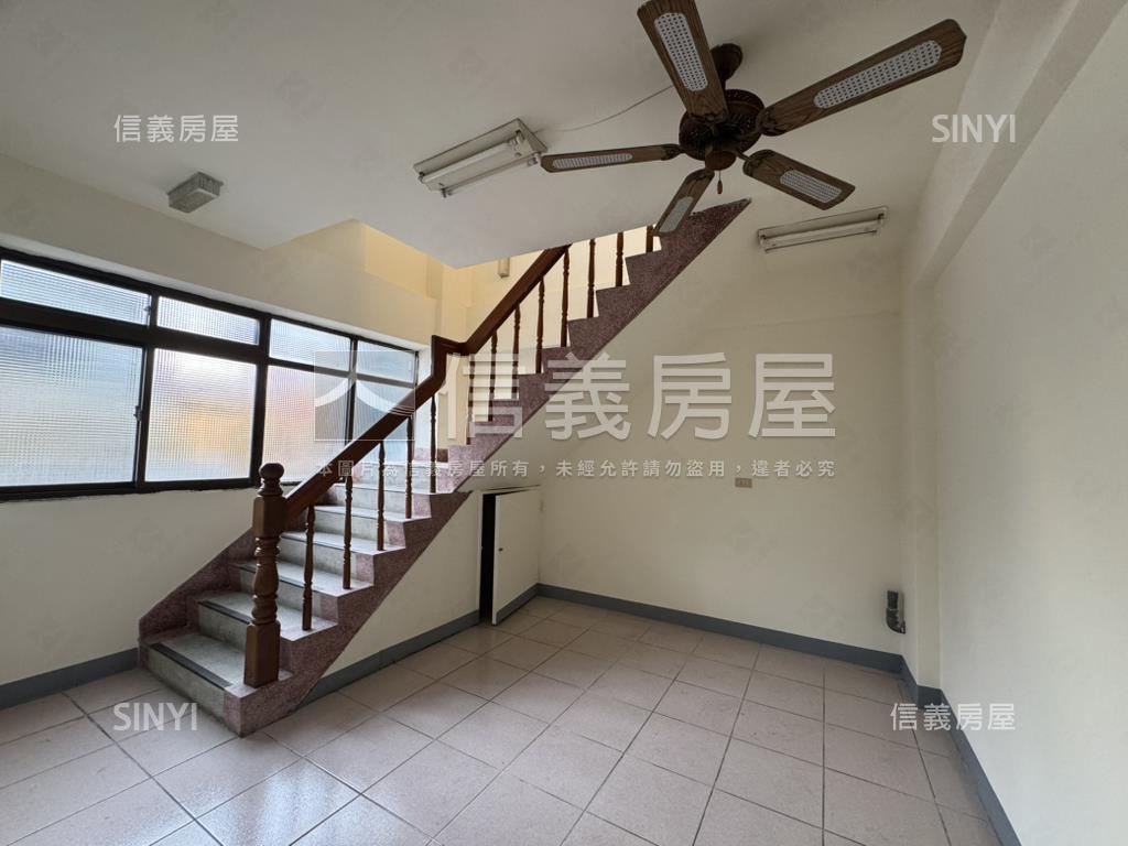大雅邊間車庫朝南透天房屋室內格局與周邊環境