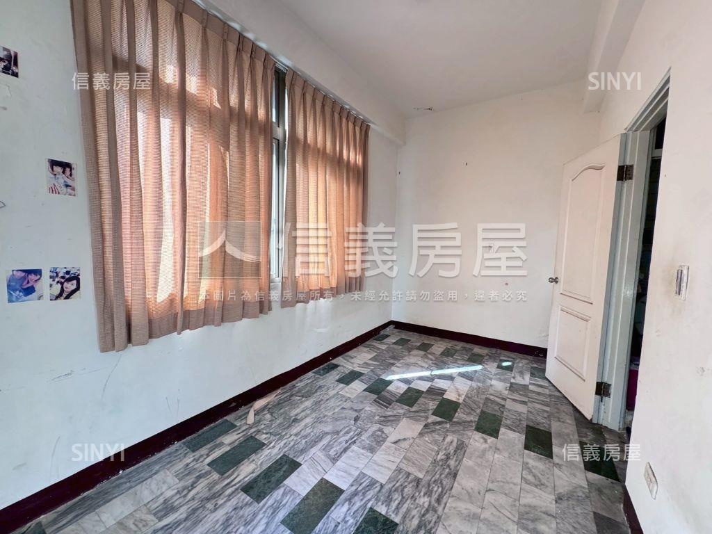 南區三邊採光傳統格局透天房屋室內格局與周邊環境