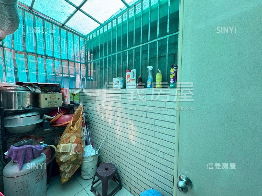 南區三邊採光傳統格局透天房屋室內格局與周邊環境