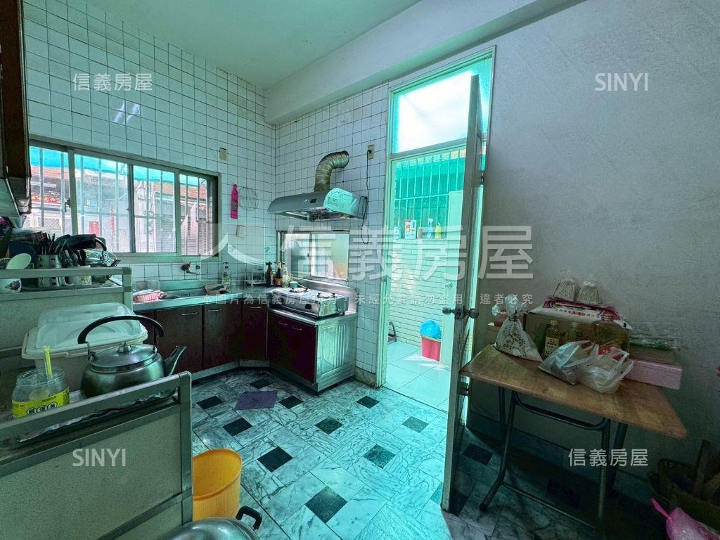 南區三邊採光傳統格局透天房屋室內格局與周邊環境