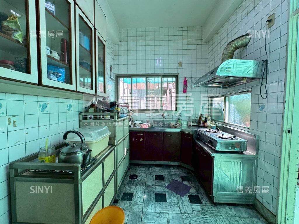 南區三邊採光傳統格局透天房屋室內格局與周邊環境