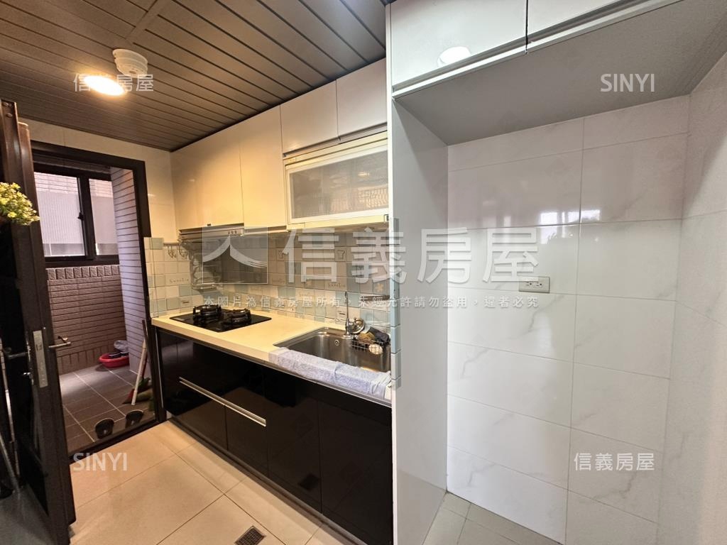 八擴優良社區稀有２＋１房房屋室內格局與周邊環境