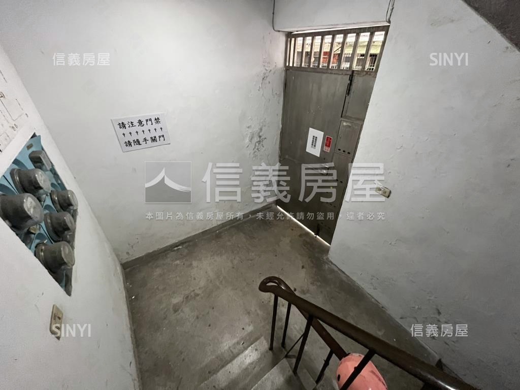 誠意出售光輝路２樓房屋室內格局與周邊環境