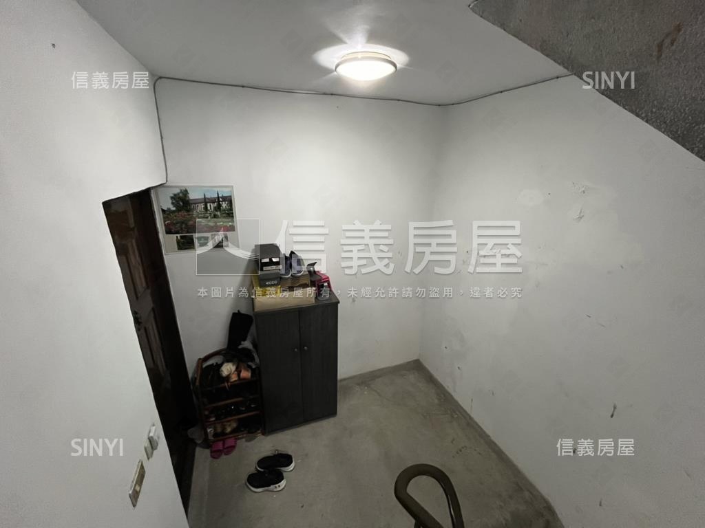 誠意出售光輝路２樓房屋室內格局與周邊環境
