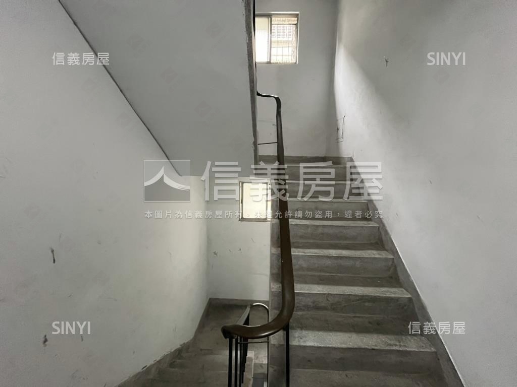誠意出售光輝路２樓房屋室內格局與周邊環境