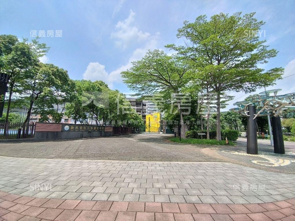 武林學園華廈三房車位房屋室內格局與周邊環境