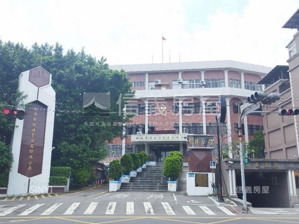 武林學園華廈三房車位房屋室內格局與周邊環境