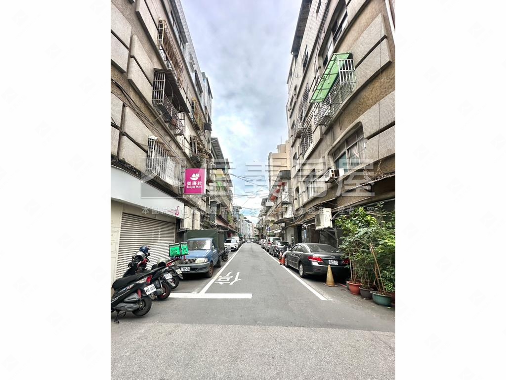 新莊三角窗金店房屋室內格局與周邊環境