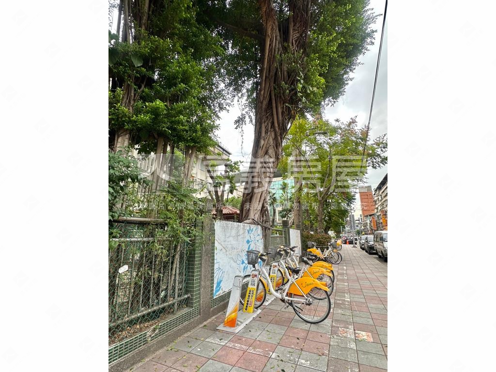 新莊三角窗金店房屋室內格局與周邊環境