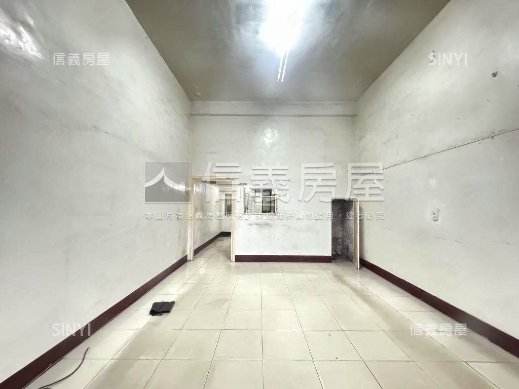近文山特區低總價透天房屋室內格局與周邊環境